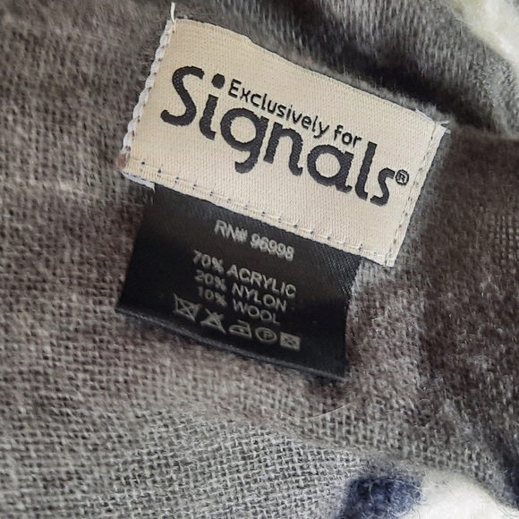 Grey Scarf With Wool Embroidered Sheep Detail - Picture 6 of 6